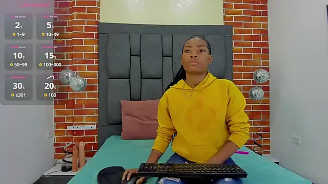 Snapshot of lorre_williamss chatting on October 10, 2:49 pm lorre williamss online show from October 10, 2:49 pm