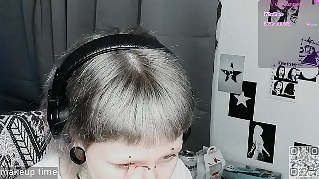 say mary online show from April 12, 6:02 pm