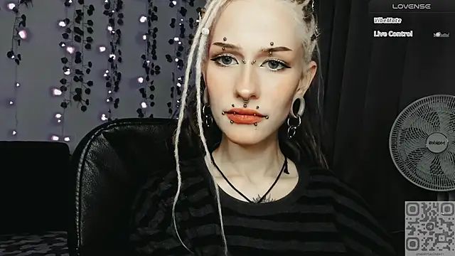 Snapshot of say_mary chatting on July 20, 4:09 pm say mary online show from July 20, 4:09 pm