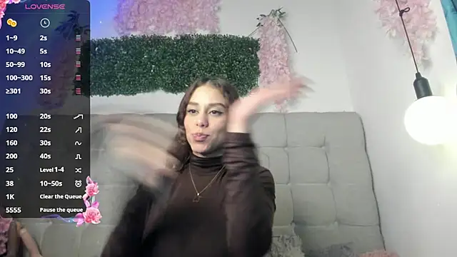 Snapshot of misticasexy chatting on February 6, 3:37 am misticasexy online show from February 6, 3:37 am