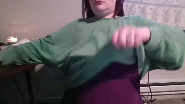Snapshot of BeckiTooSweet chatting on June 4, 10:27 pm BeckiTooSweet online show from June 4, 10:27 pm
