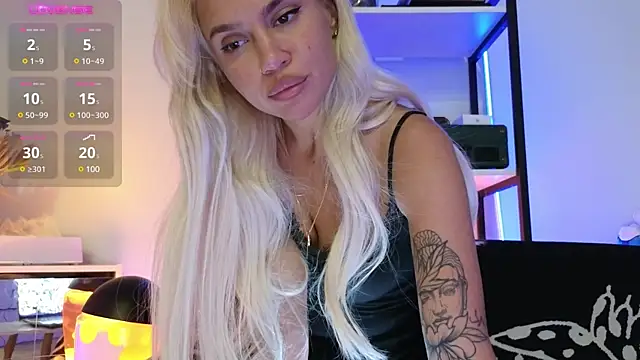 Alice omg online show from December 6, 4:06 pm