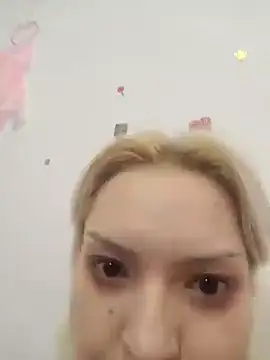 Snapshot of Catlady333 chatting on January 1, 9:52 pm Catlady333 online show from January 1, 9:52 pm