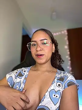 Snapshot of gretta_kler1 chatting on December 10, 2:28 pm gretta kler1 online show from December 10, 2:28 pm