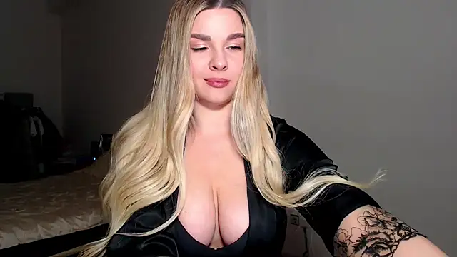 MiaMurMur online show from February 13, 1:51 pm