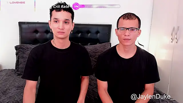 Snapshot of jaylen_and_duke chatting on June 26, 11:14 am jaylen and duke online show from June 26, 11:14 am