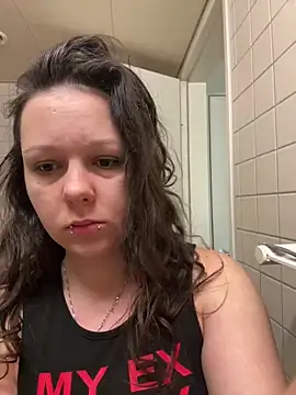 Snapshot of kinkygirl420x chatting on March 19, 10:11 am kinkygirl420x online show from March 19, 10:11 am