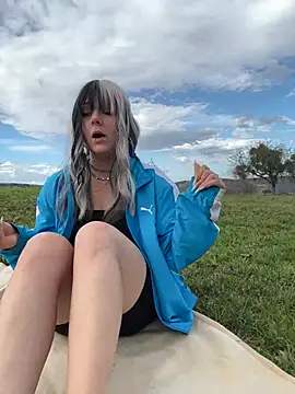 Snapshot of kinkygirl420x chatting on March 22, 2:58 pm kinkygirl420x online show from March 22, 2:58 pm