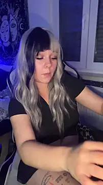 Snapshot of kinkygirl420x chatting on October 13, 8:09 pm kinkygirl420x online show from October 13, 8:09 pm