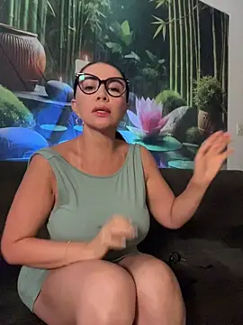Snapshot of NINIK_STYLE chatting on May 13, 7:22 pm NINIK STYLE online show from May 13, 7:22 pm