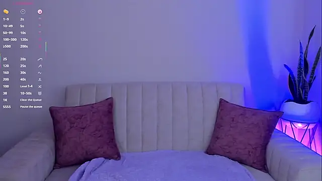 megan cooper28 online show from April 13, 10:15 pm