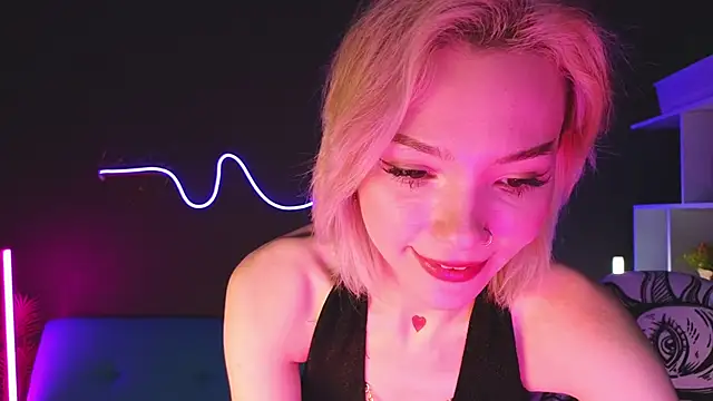 Snapshot of SandraBoyl chatting on January 12, 4:42 am SandraBoyl online show from January 12, 4:42 am