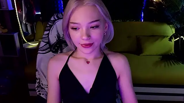 Snapshot of SandraBoyl chatting on January 19, 4:44 am SandraBoyl online show from January 19, 4:44 am