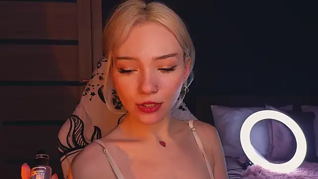 Snapshot of SandraBoyl chatting on January 24, 4:16 am SandraBoyl online show from January 24, 4:16 am