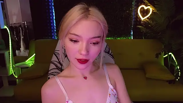 Snapshot of SandraBoyl chatting on January 31, 1:11 am SandraBoyl online show from January 31, 1:11 am