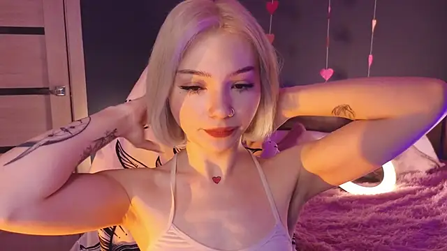 Snapshot of SandraBoyl chatting on February 21, 1:11 am SandraBoyl online show from February 21, 1:11 am