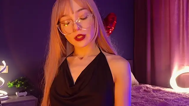 Snapshot of SandraBoyl chatting on March 3, 4:25 am SandraBoyl online show from March 3, 4:25 am