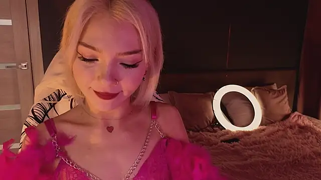 Snapshot of SandraBoyl chatting on March 15, 1:19 am SandraBoyl online show from March 15, 1:19 am