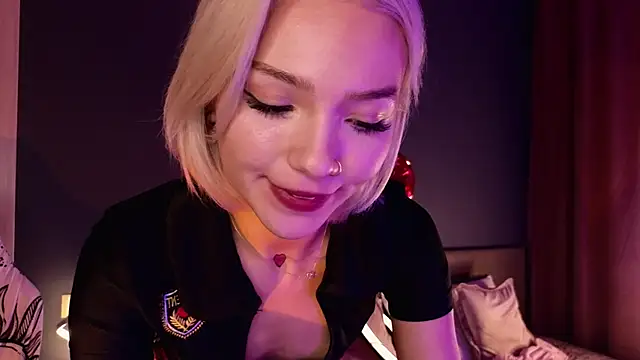 Snapshot of SandraBoyl chatting on March 15, 10:35 am SandraBoyl online show from March 15, 10:35 am