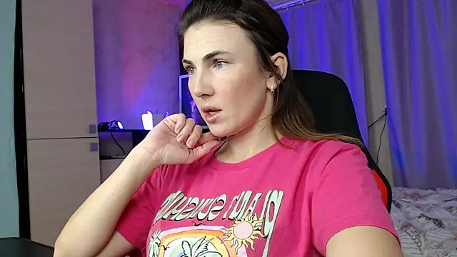 Snapshot of Daniela_Cooperr chatting on October 18, 6:19 pm Daniela Cooperr online show from October 18, 6:19 pm