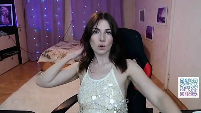 Snapshot of Daniela_Cooperr chatting on June 15, 4:53 pm Daniela Cooperr online show from June 15, 4:53 pm