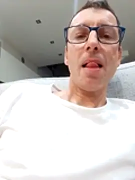 Snapshot of Anastasio33 chatting on June 24, 12:20 am Anastasio33 online show from June 24, 12:20 am