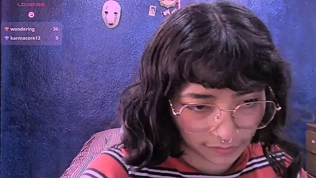 NinaYellow online show from January 5, 5:27 pm