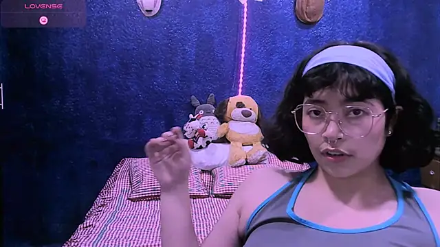 NinaYellow online show from January 6, 10:01 pm