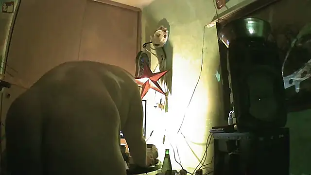 Snapshot of perversalus chatting on May 16, 11:57 pm perversalus online show from May 16, 11:57 pm