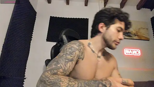 LucianSinclair online show from April 10, 3:34 am