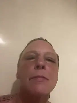 Everlyrose27 online show from January 9, 2:33 am