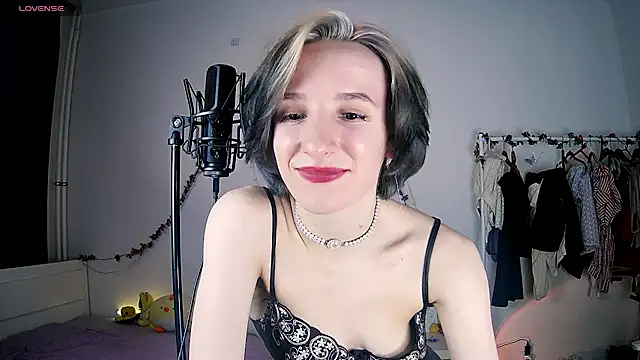 Violet Veliya online show from February 28, 5:26 pm