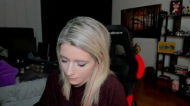 Snapshot of Lisaonthemoon chatting on February 20, 3:01 pm Lisaonthemoon online show from February 20, 3:01 pm