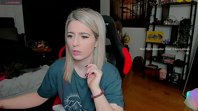 Lisaonthemoon online show from March 4, 6:47 pm