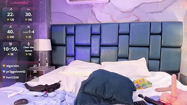 Snapshot of Nahomi_Wild chatting on January 15, 12:41 am Nahomi Wild online show from January 15, 12:41 am