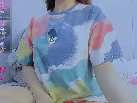 Snapshot of Linh_diudang chatting on April 25, 2:25 am Linh diudang online show from April 25, 2:25 am