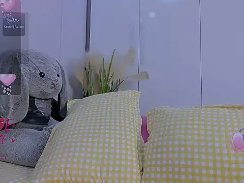 Snapshot of Linh_diudang chatting on May 18, 4:07 am Linh diudang online show from May 18, 4:07 am
