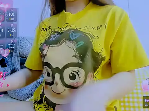Snapshot of Linh_diudang chatting on May 22, 2:12 pm Linh diudang online show from May 22, 2:12 pm