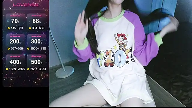  Viviann  online show from March 5, 4:02 pm