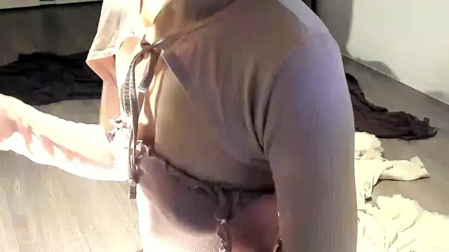 Lily 0000 online show from January 17, 1:05 pm