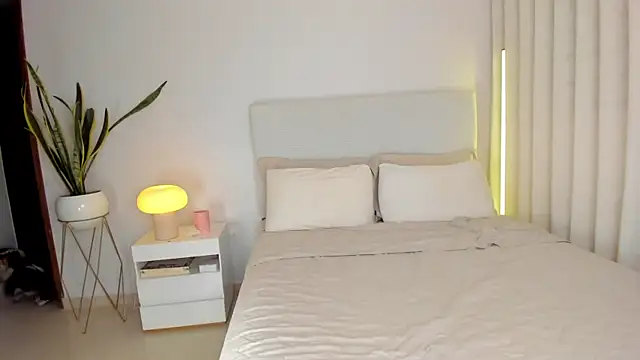 AndreaMartini online show from April 4, 11:35 pm