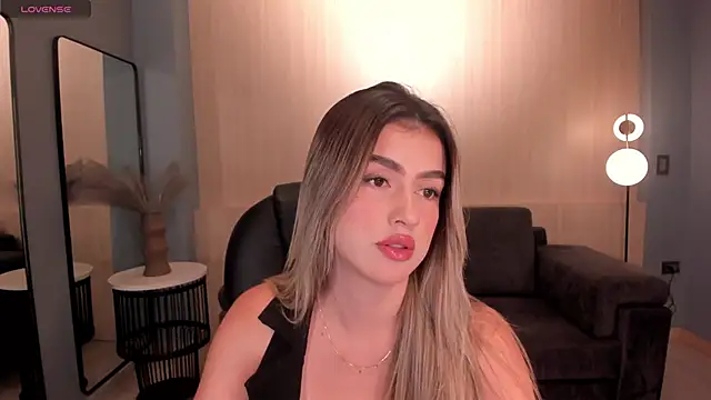 Snapshot of PaulinaSantos_ chatting on March 11, 7:25 pm PaulinaSantos online show from March 11, 7:25 pm