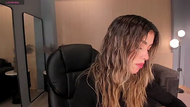 Snapshot of PaulinaSantos_ chatting on March 13, 7:17 pm PaulinaSantos online show from March 13, 7:17 pm