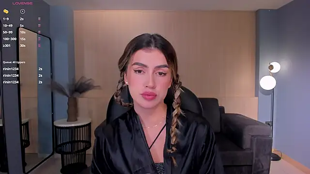 Snapshot of PaulinaSantos_ chatting on March 16, 1:38 am PaulinaSantos online show from March 16, 1:38 am