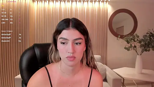 Snapshot of PaulinaSantos_ chatting on March 21, 1:34 am PaulinaSantos online show from March 21, 1:34 am