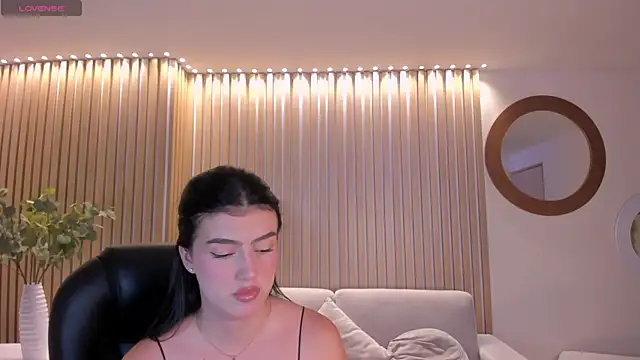 Snapshot of PaulinaSantos_ chatting on October 19, 5:13 pm PaulinaSantos online show from October 19, 5:13 pm