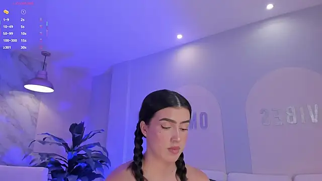 PaulinaSantos  online show from March 27, 7:57 pm