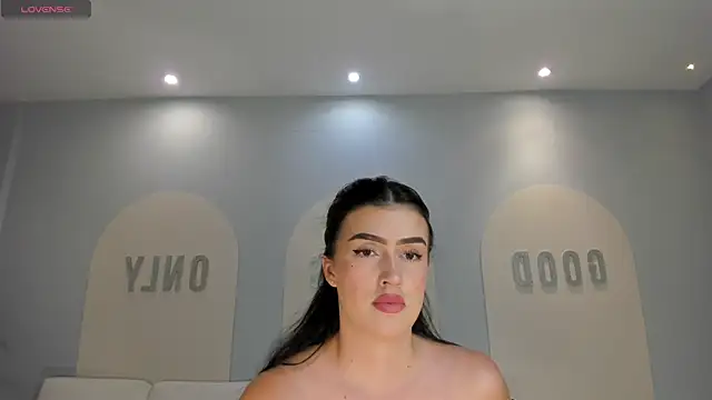 Snapshot of PaulinaSantos_ chatting on April 22, 7:15 pm PaulinaSantos online show from April 22, 7:15 pm