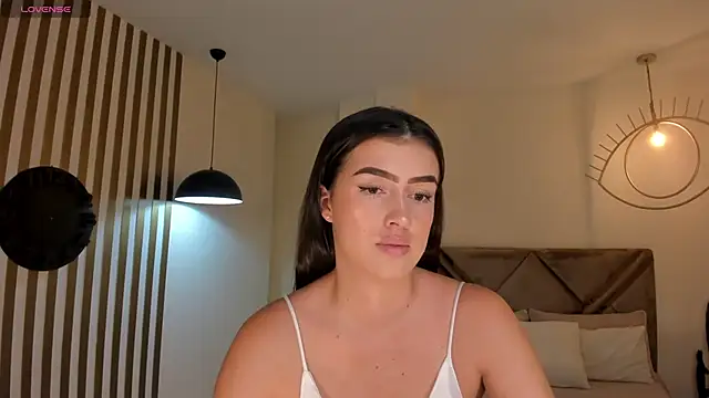 Snapshot of PaulinaSantos_ chatting on April 28, 6:24 pm PaulinaSantos online show from April 28, 6:24 pm
