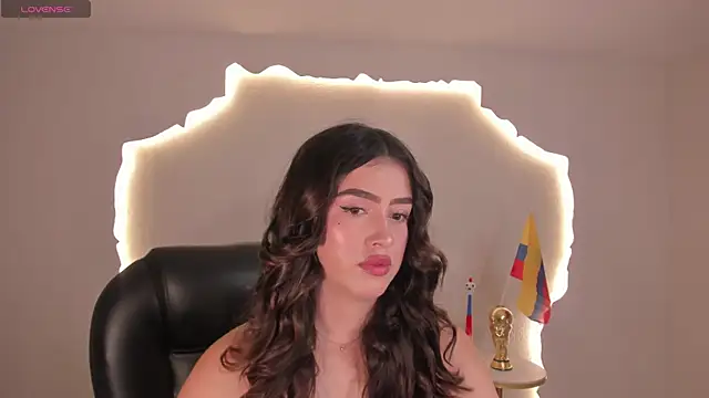 Snapshot of PaulinaSantos_ chatting on June 20, 8:22 pm PaulinaSantos online show from June 20, 8:22 pm